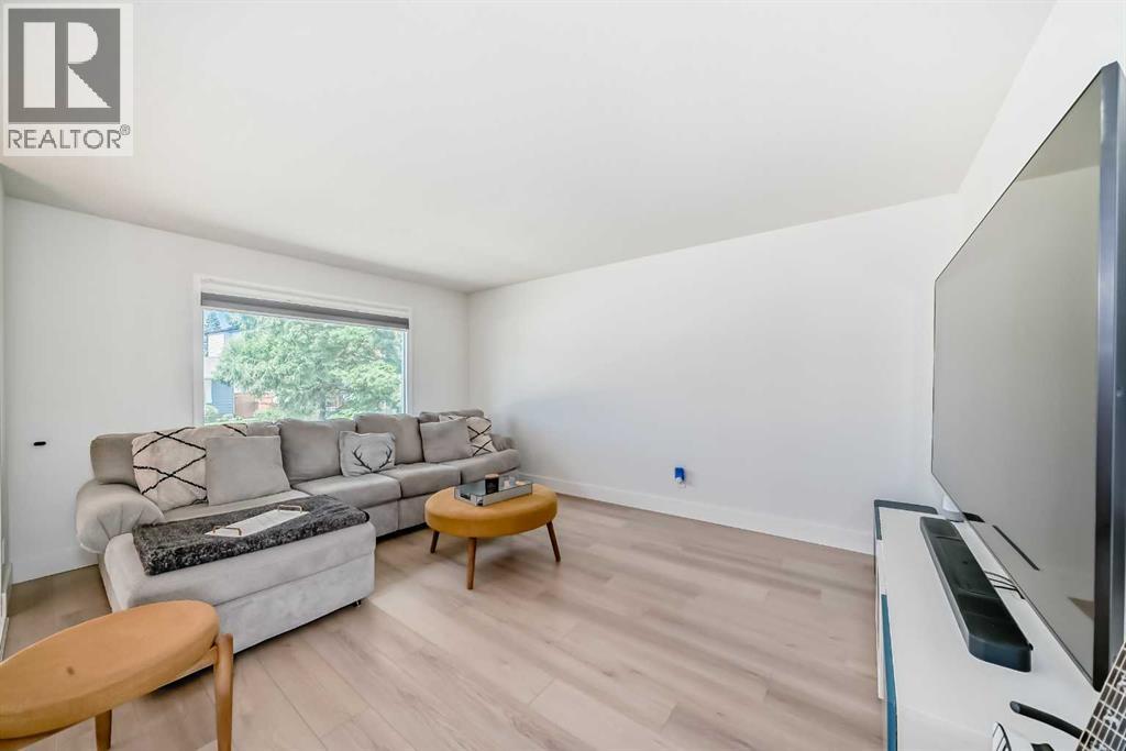 170 Lake Sylvan Close SE - 16