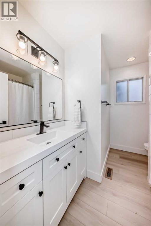 170 Lake Sylvan Close SE - 25