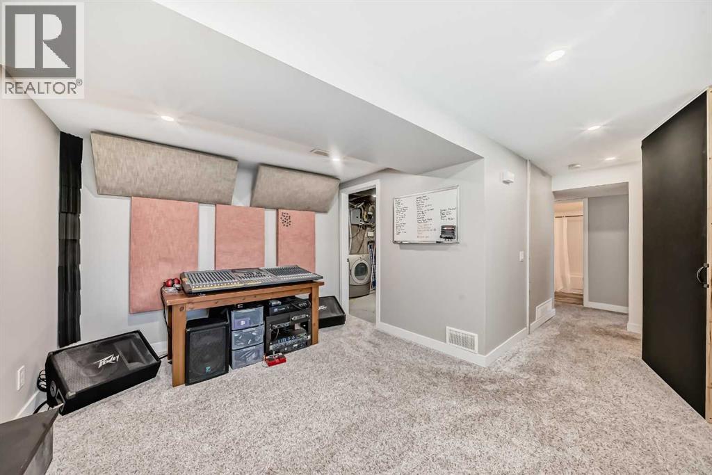 170 Lake Sylvan Close SE - 29
