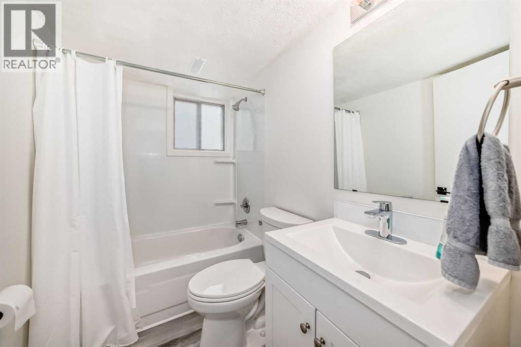 170 Lake Sylvan Close SE - 35