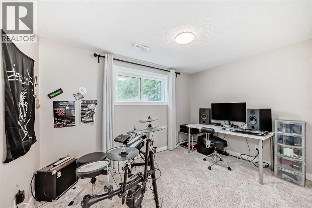 170 Lake Sylvan Close SE - 33