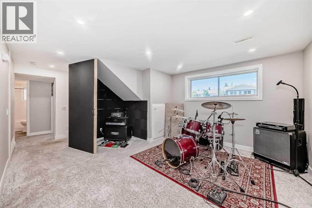 170 Lake Sylvan Close SE - 27