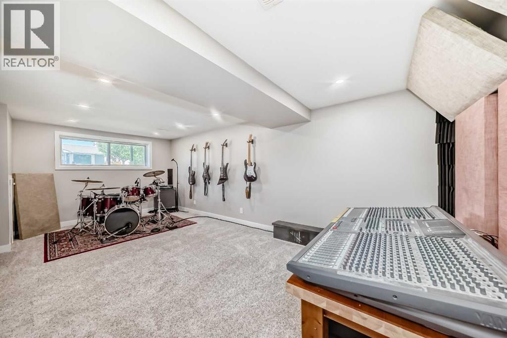 170 Lake Sylvan Close SE - 30