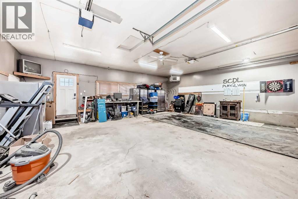 170 Lake Sylvan Close SE - 40