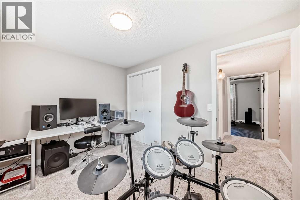 170 Lake Sylvan Close SE - 34