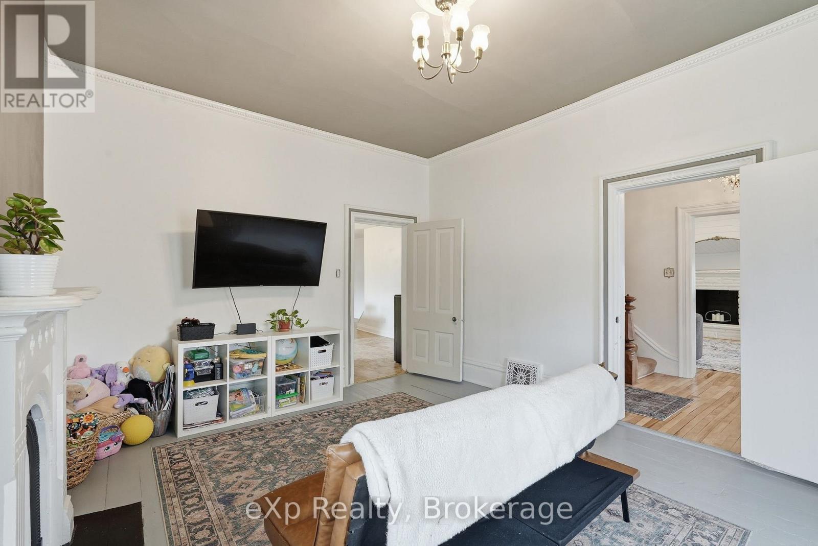 415 GIBSON STREET - 11