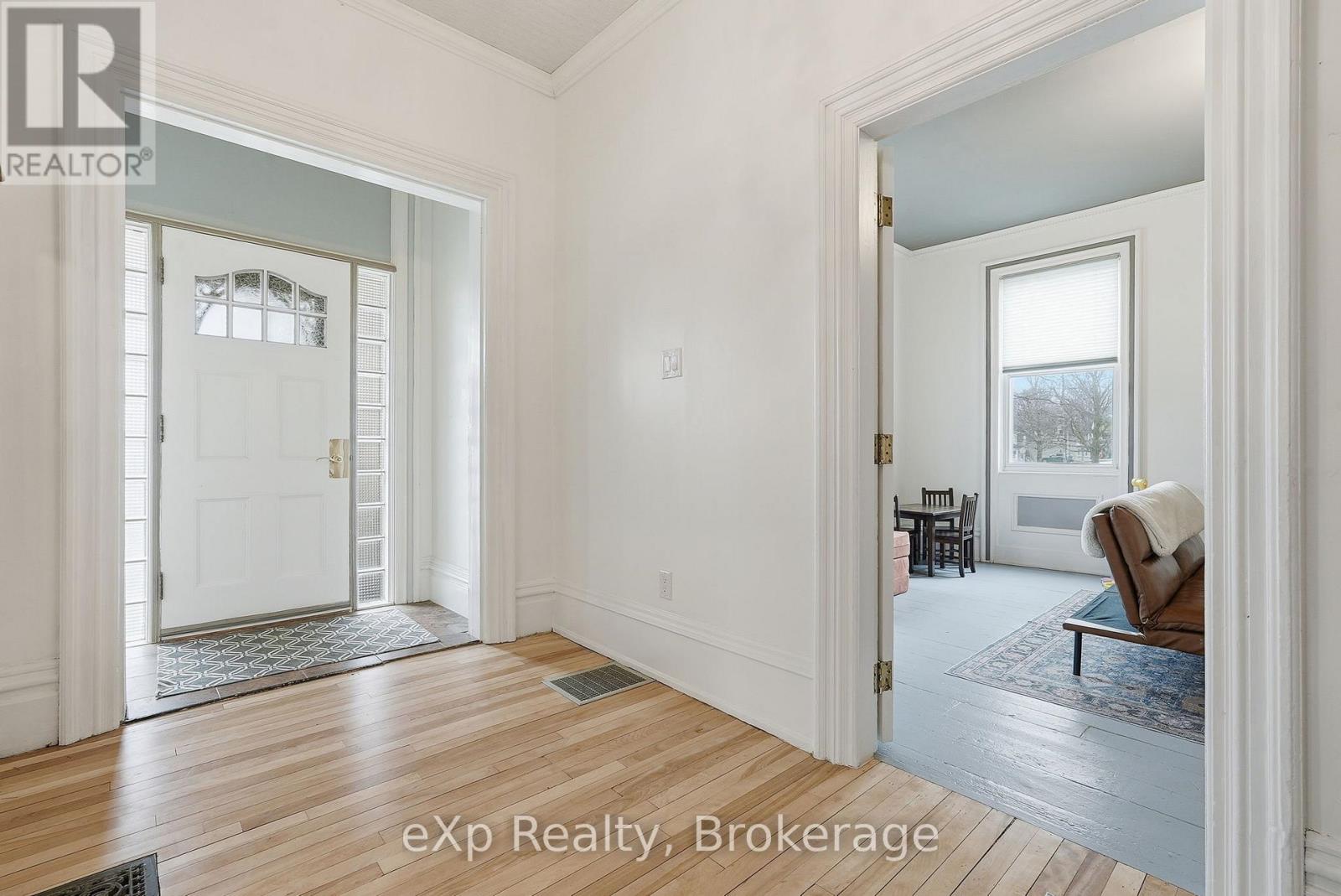 415 GIBSON STREET - 4
