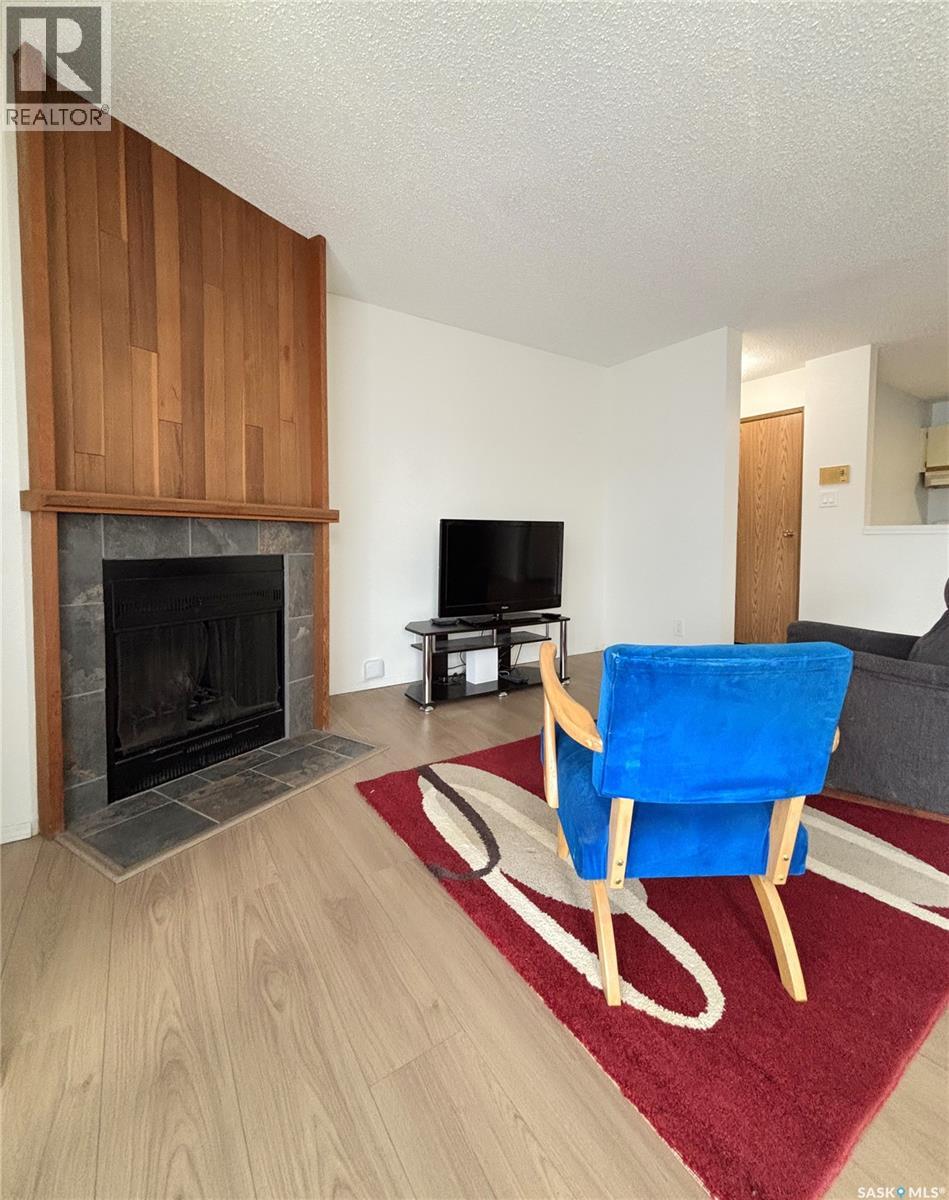 #202 385 Kingsmere BOULEVARD - 4