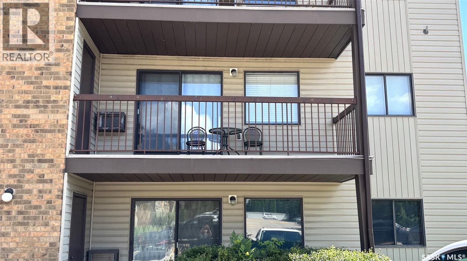 #202 385 Kingsmere BOULEVARD - 2