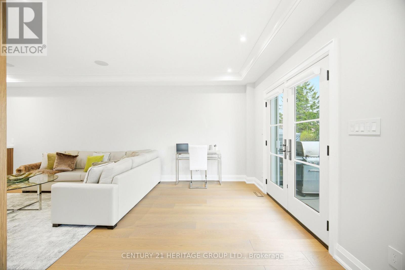 59 ESTATE GARDEN DRIVE - 11