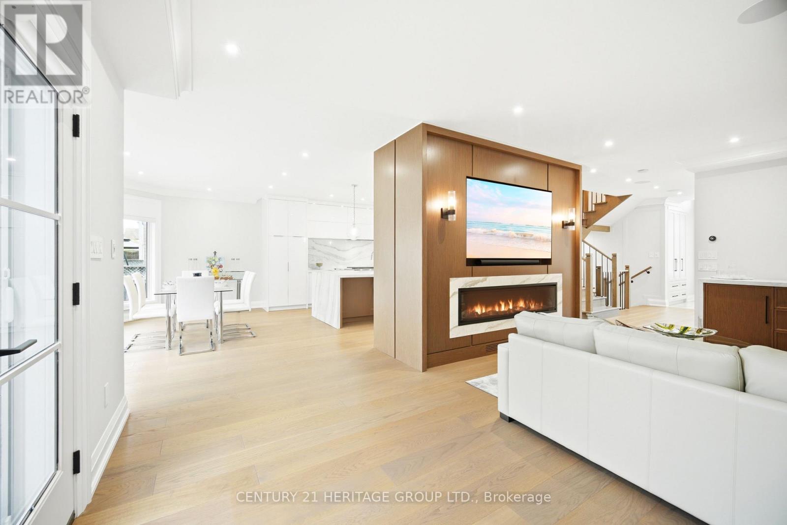 59 ESTATE GARDEN DRIVE - 12