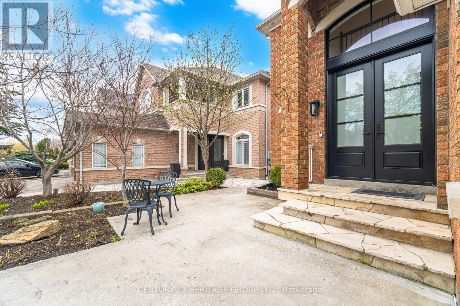 59 ESTATE GARDEN DRIVE - 42