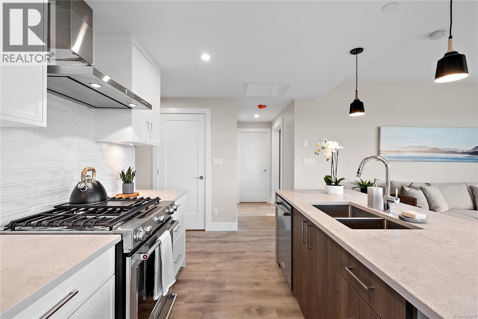 #602 2520 Hackett Cres - 11