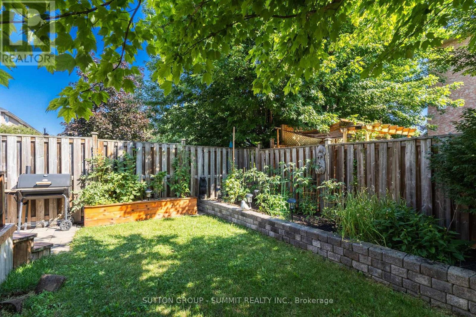 2163 SUTTON DRIVE - 39