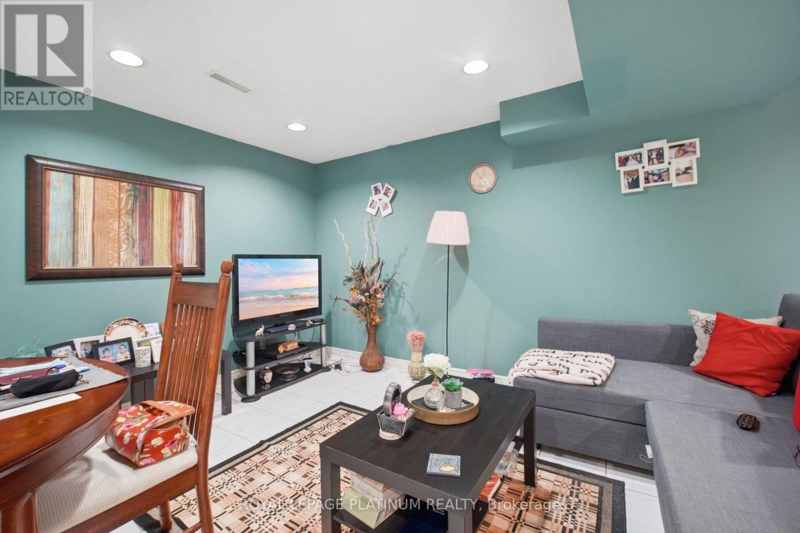 2542 POLLARD DRIVE - 39