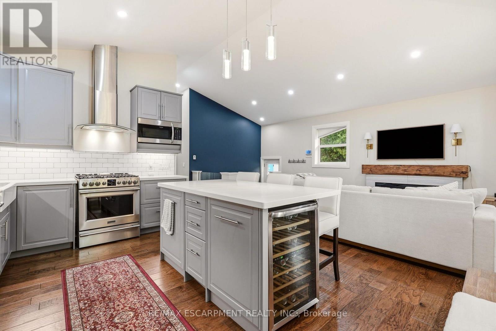 715 DRURY LANE - 11