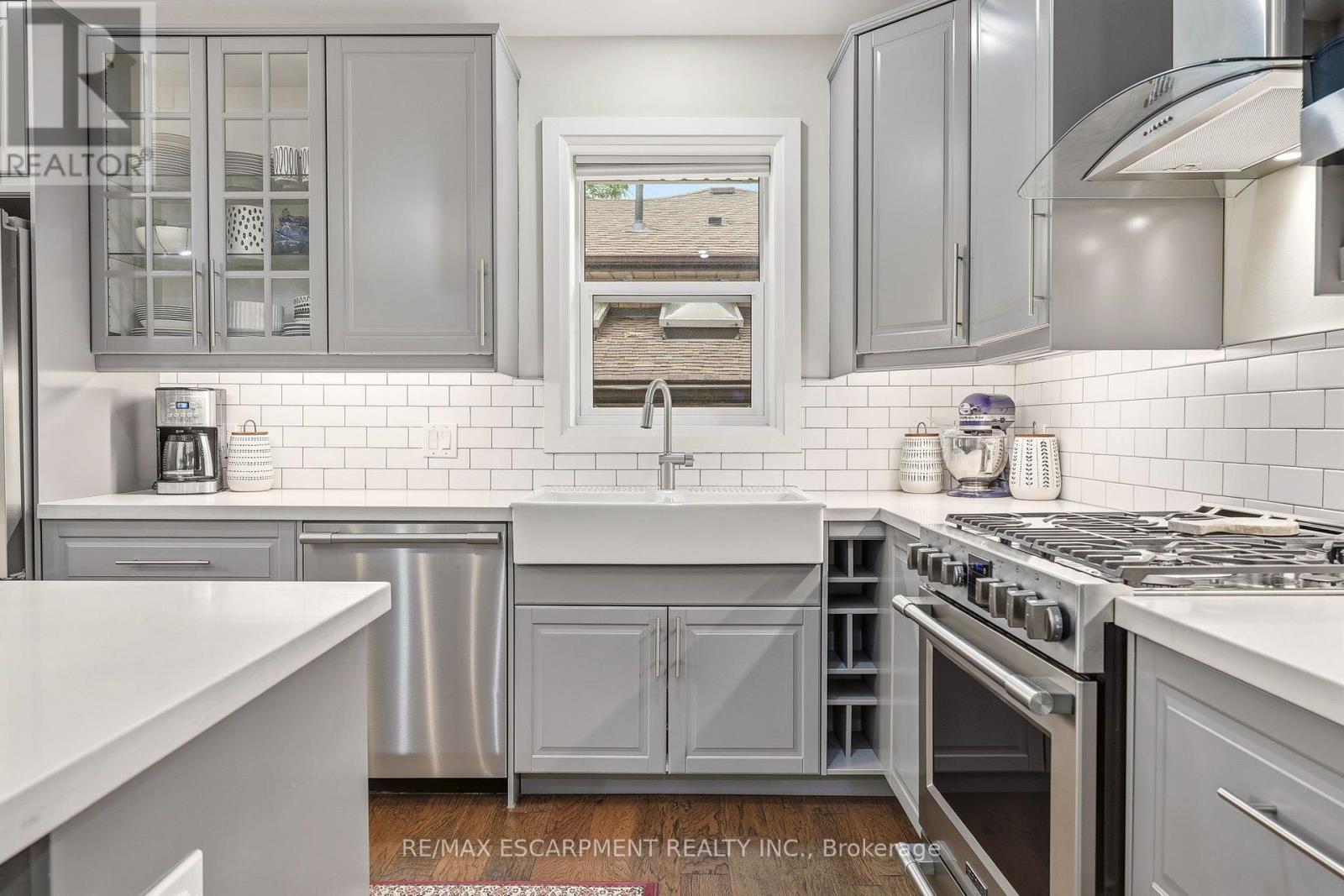 715 DRURY LANE - 13