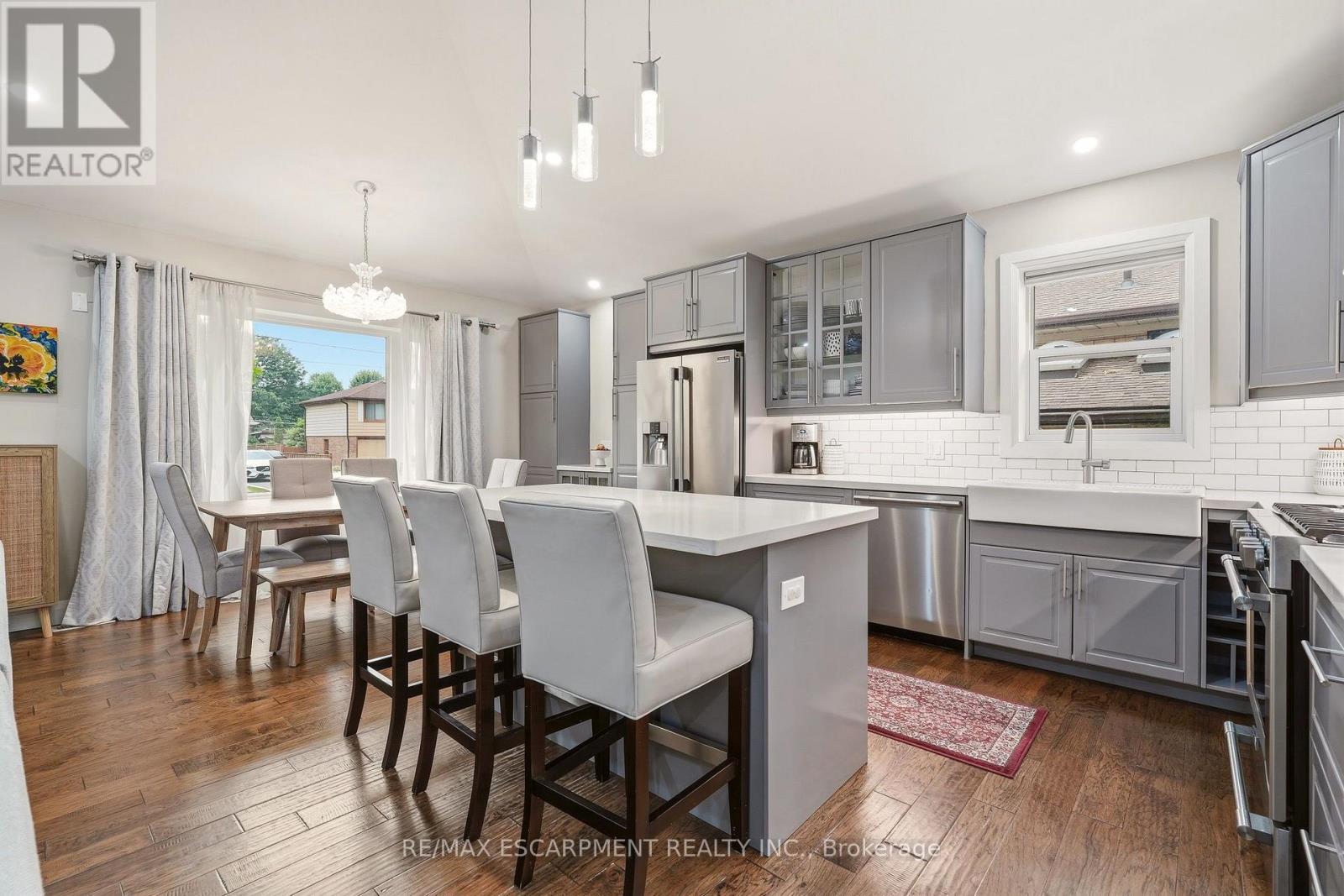 715 DRURY LANE - 15