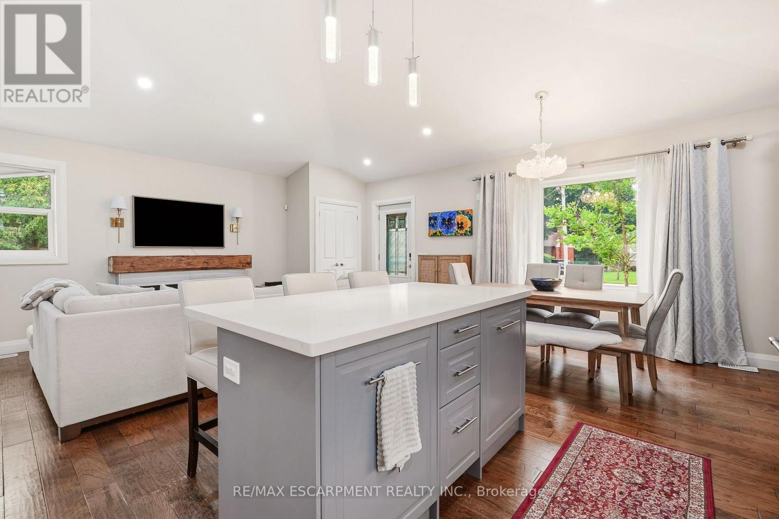 715 DRURY LANE - 17
