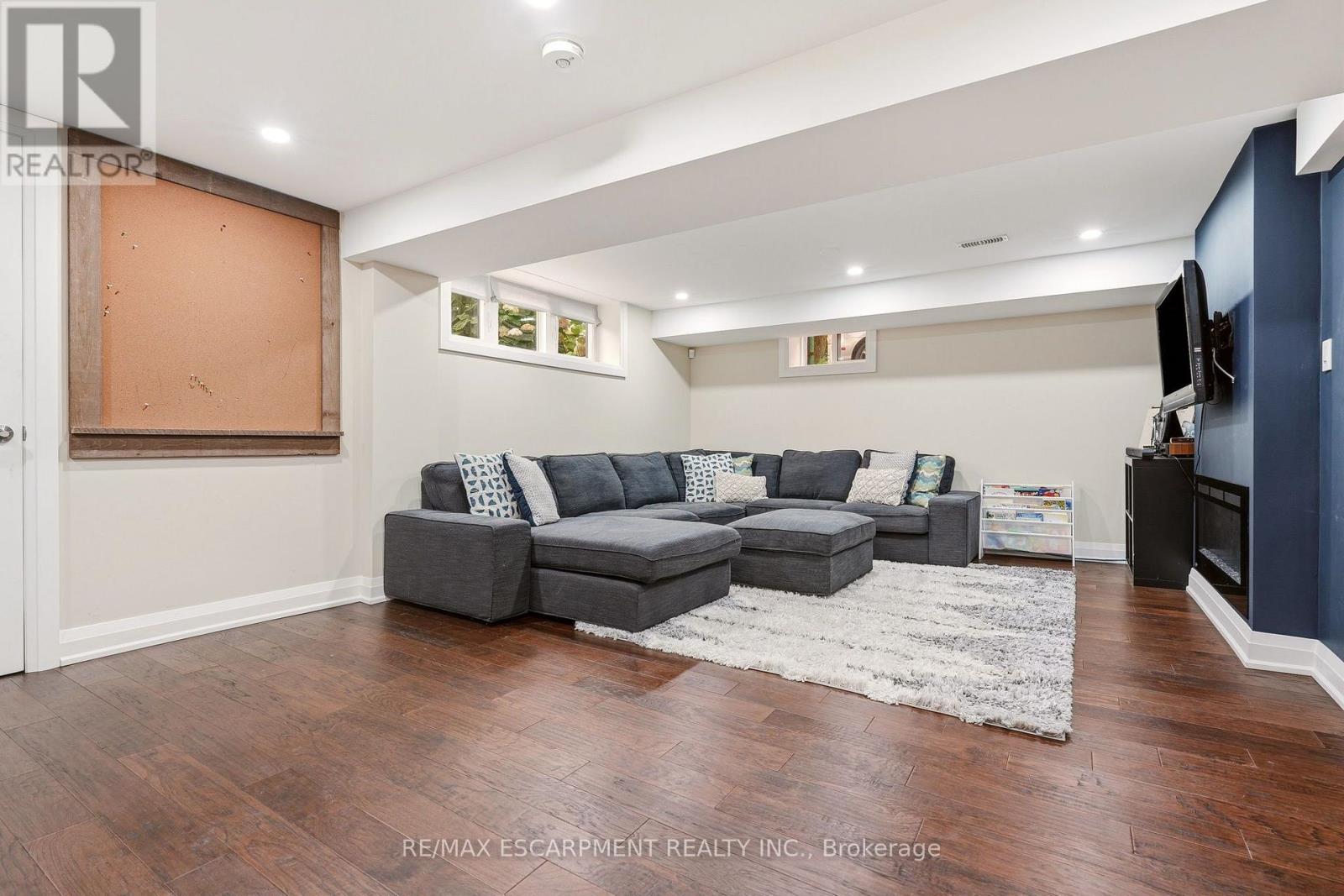 715 DRURY LANE - 31