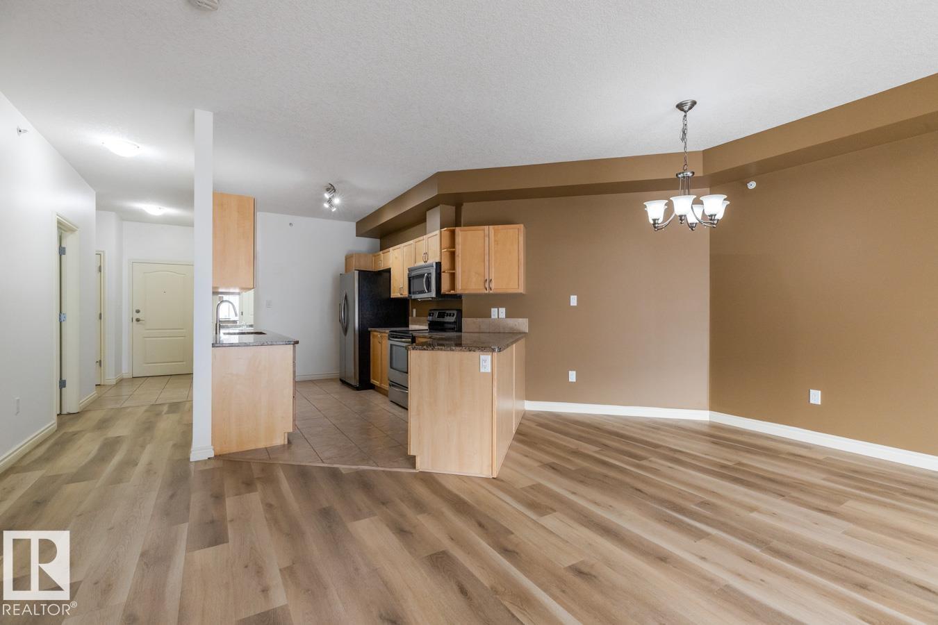 #407 5 PERRON ST - 10