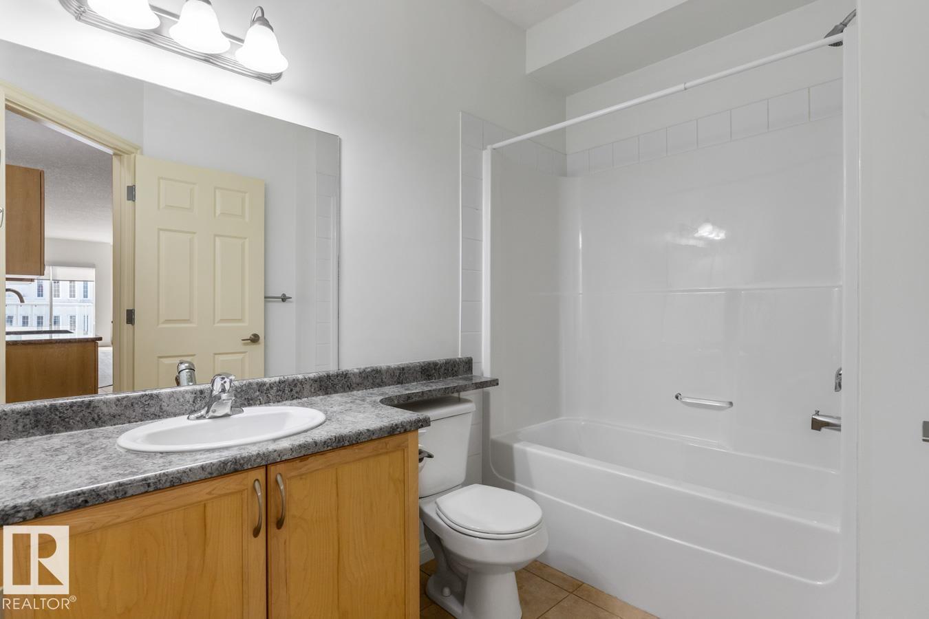 #407 5 PERRON ST - 23
