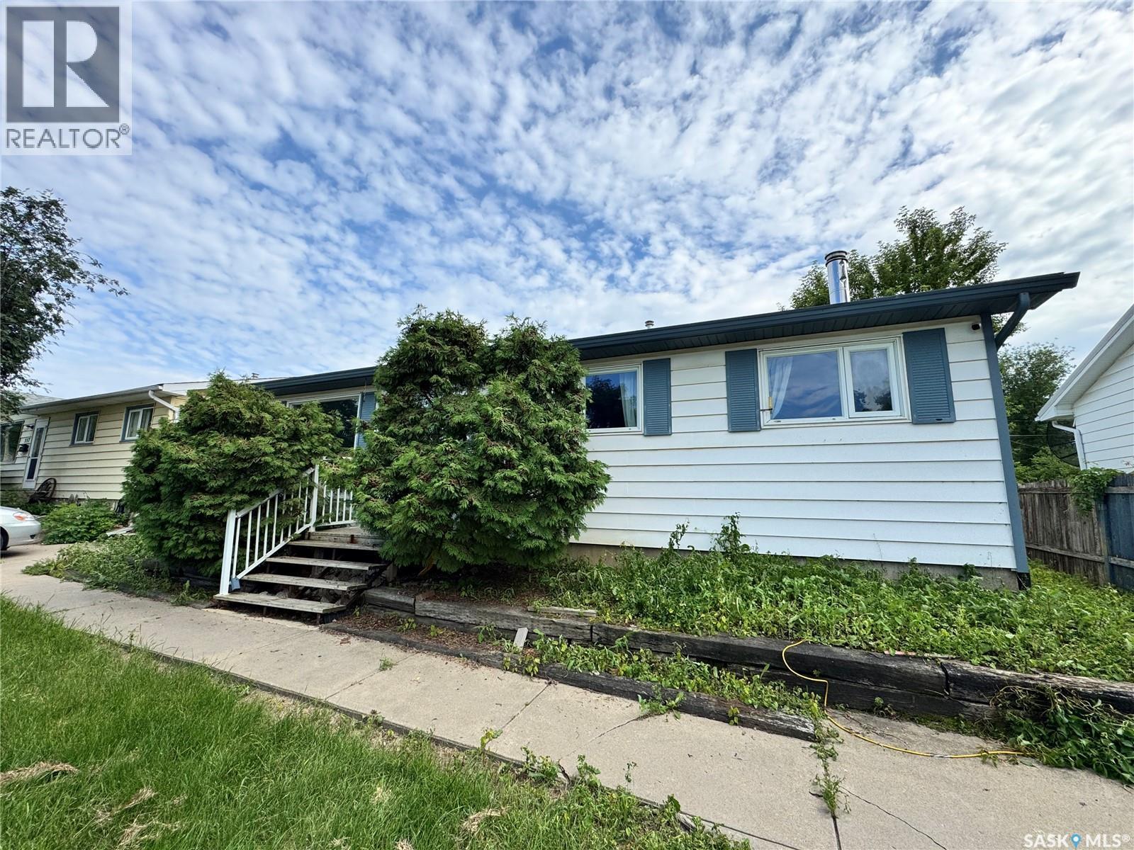 553 26th STREET E - 1
