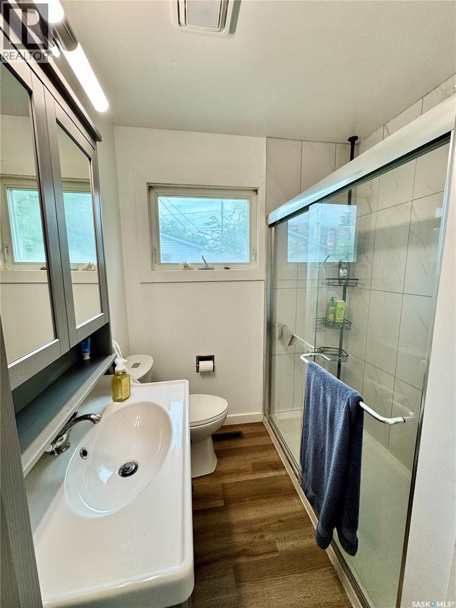 553 26th STREET E - Image 8