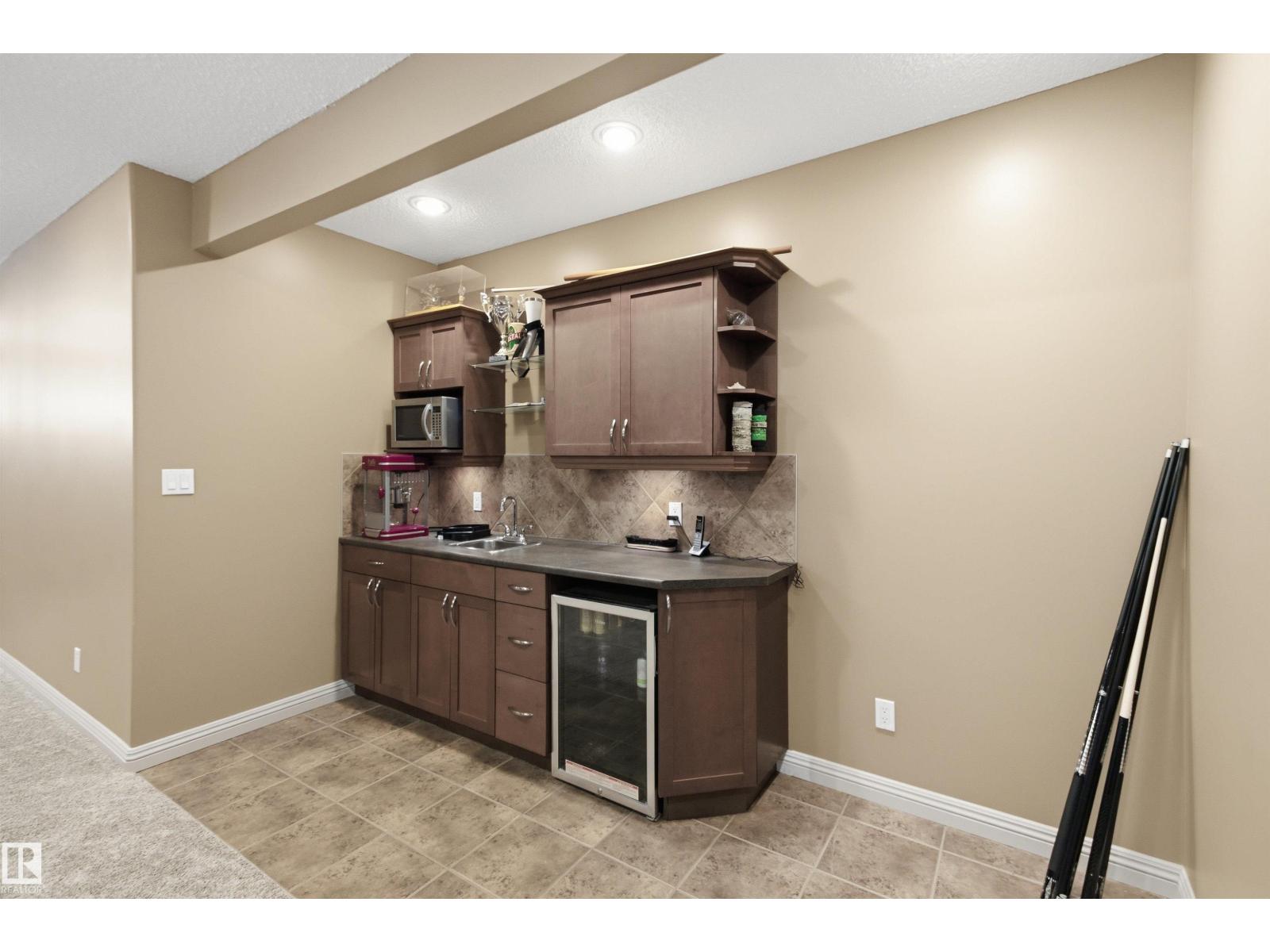 12429 17A AV SW - 32