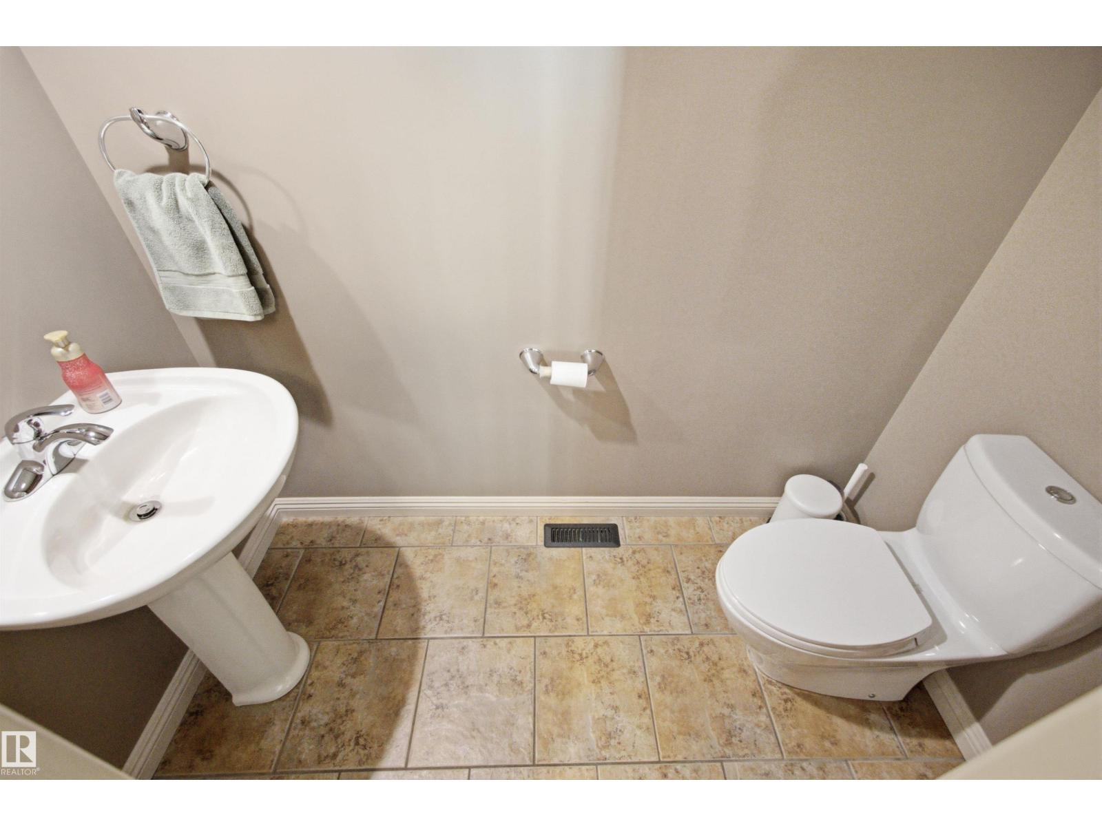 12429 17A AV SW - 25