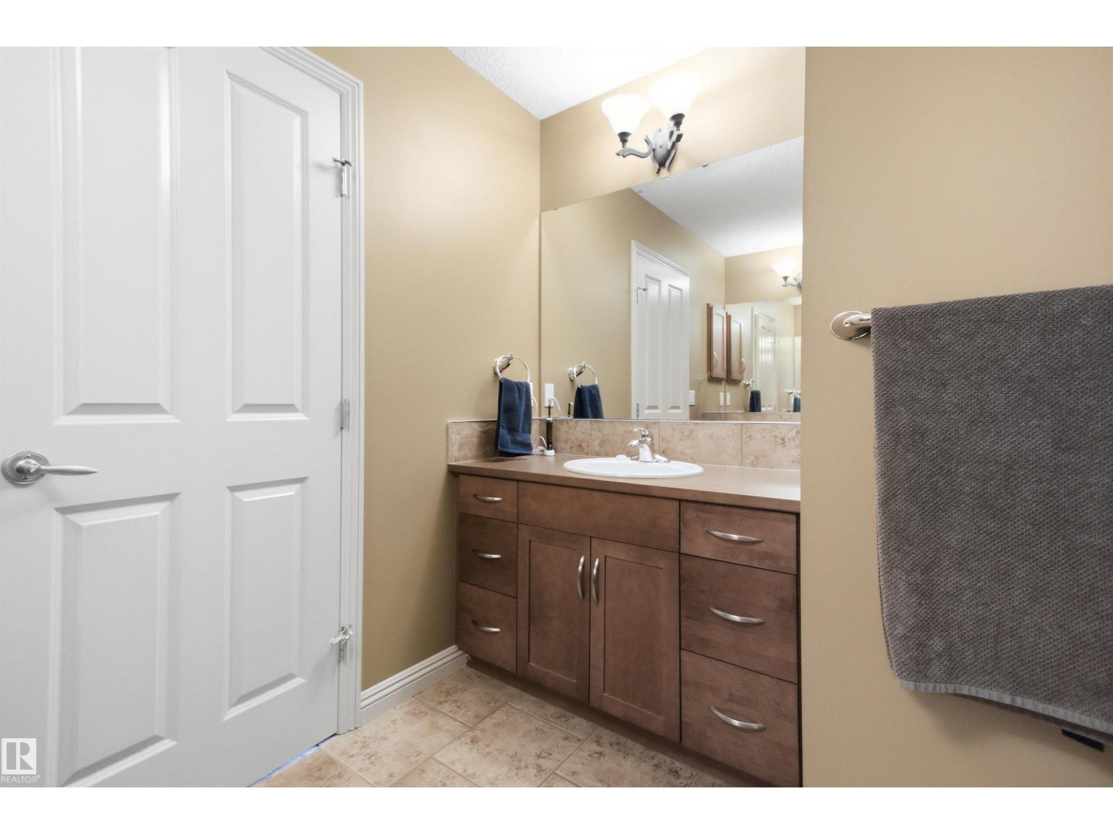 12429 17A AV SW - 52