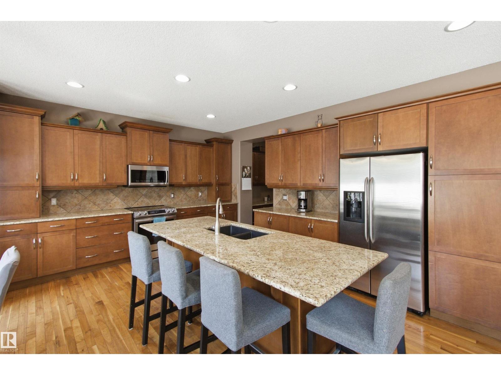 12429 17A AV SW - 18