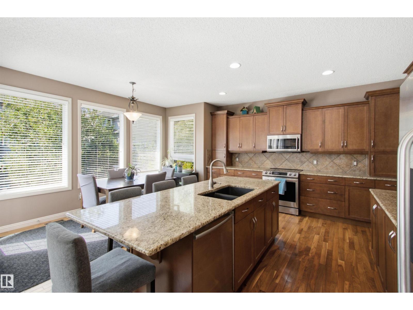 12429 17A AV SW - 16