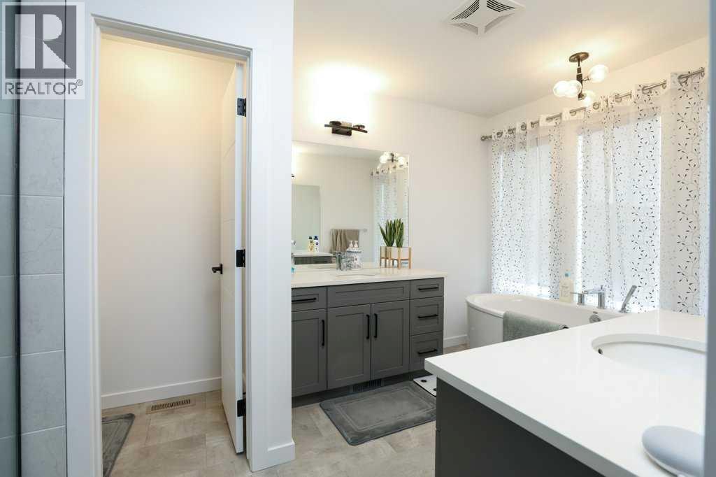 4529 31 Avenue S - 26