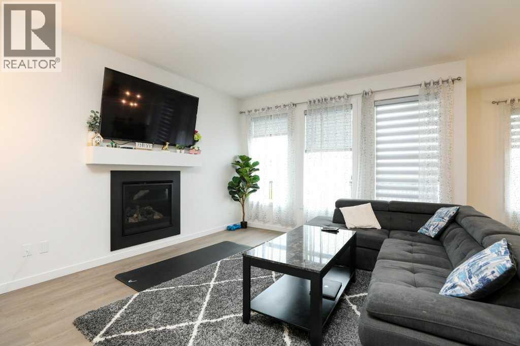 4529 31 Avenue S - 9