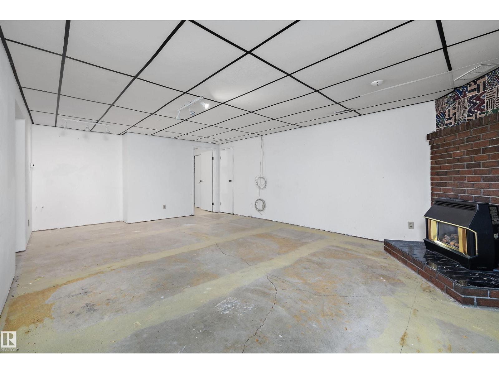 7540 152C AV NW - 27