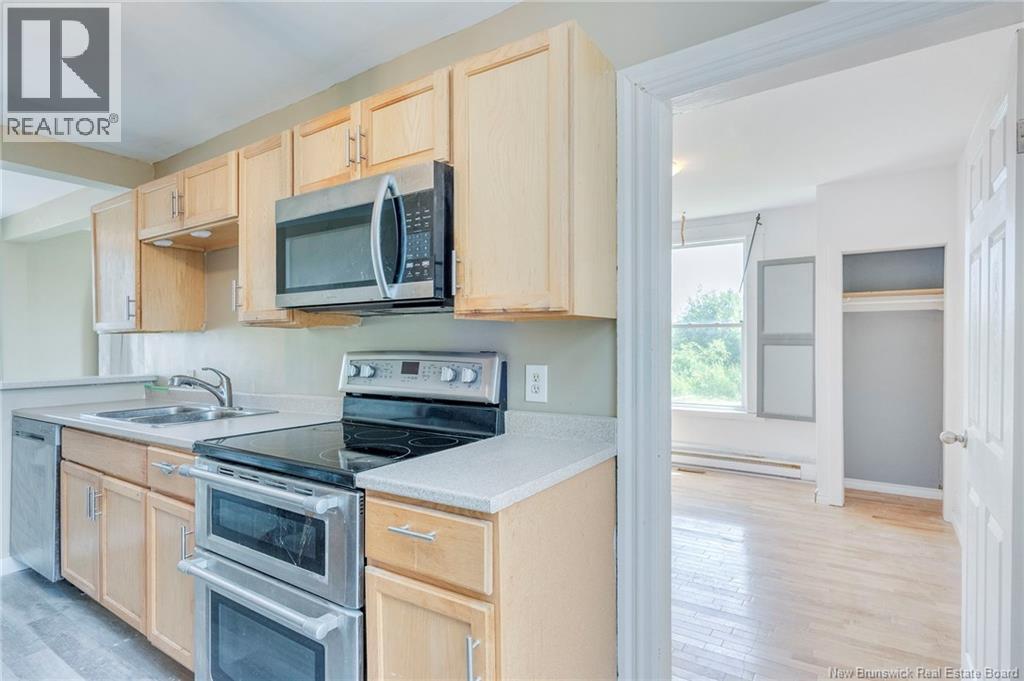 425 Douglas Avenue - 13