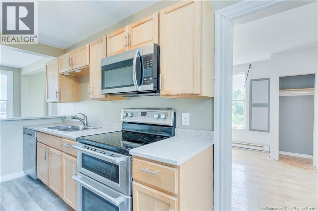 425 Douglas Avenue - 14