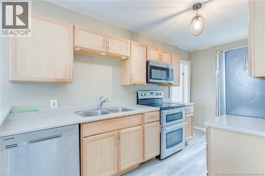 425 Douglas Avenue - 8