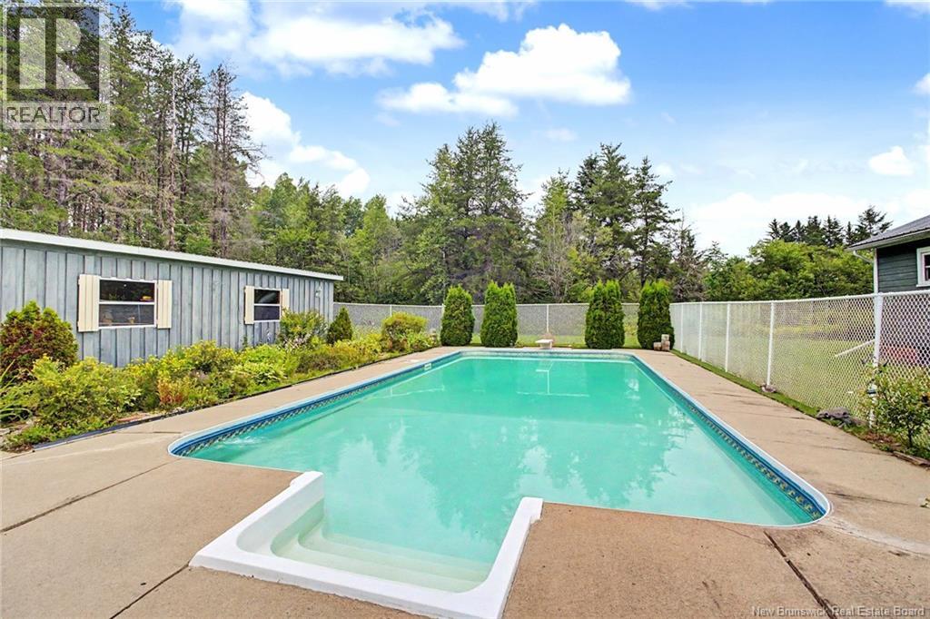 183 Lilloett Drive - 35