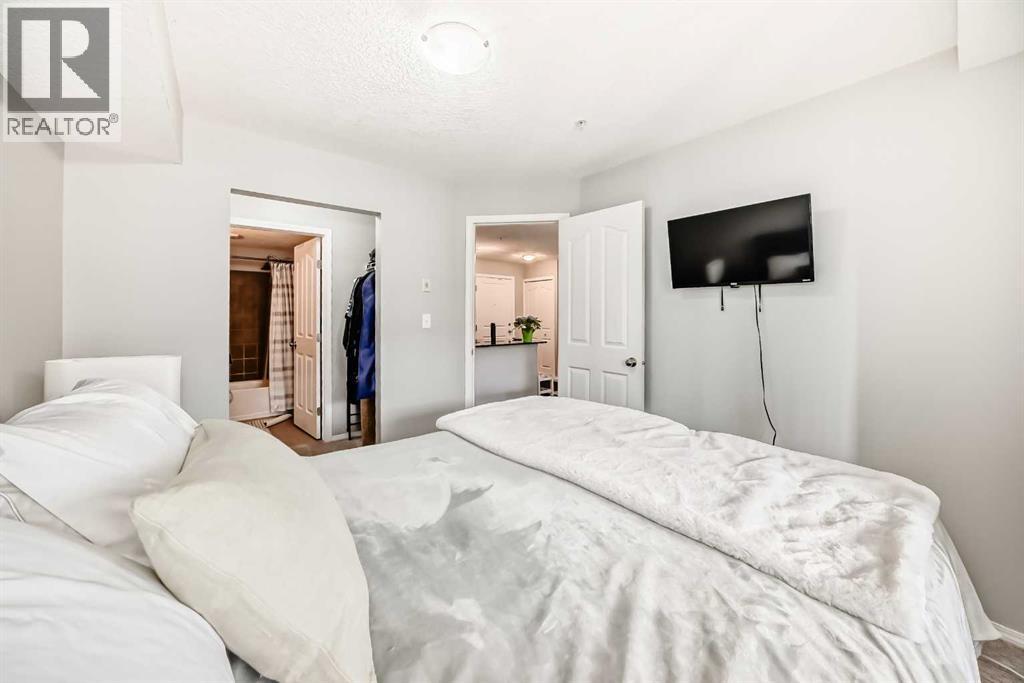 #1305 403 Mackenzie Way SW - 18