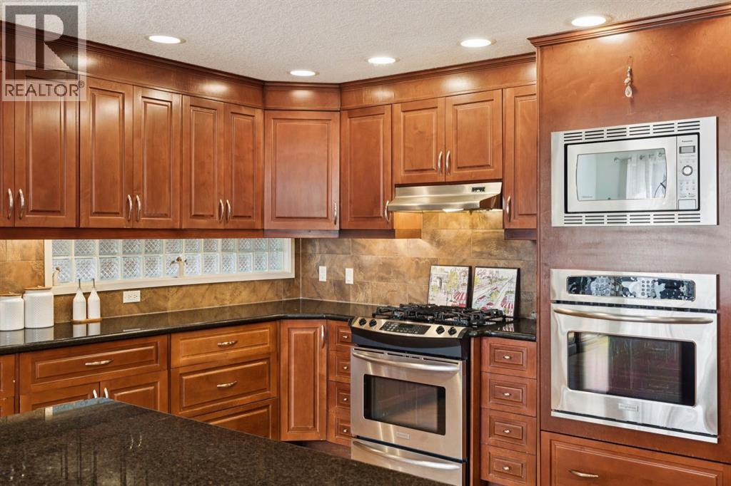 2405 Bowness Road NW - 10