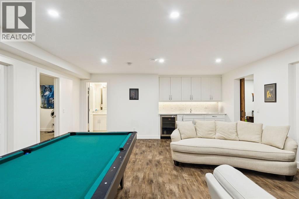 2405 Bowness Road NW - 42
