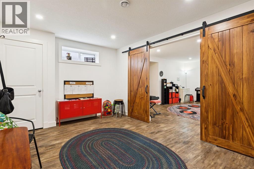 2405 Bowness Road NW - 37