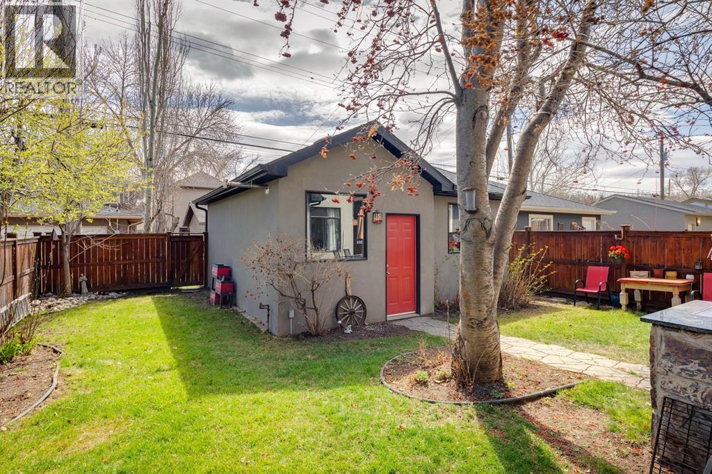 2405 Bowness Road NW - 50