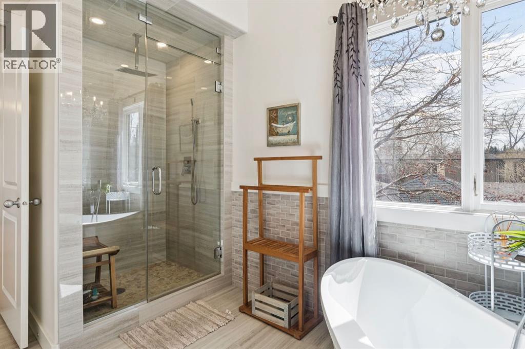 2405 Bowness Road NW - 30