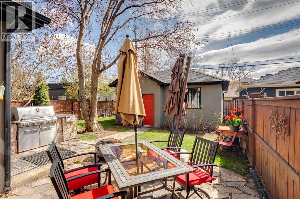 2405 Bowness Road NW - 46