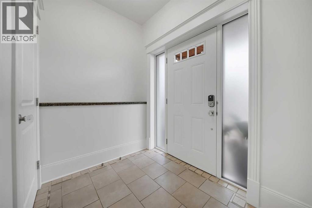1010 19 Avenue SE - 10