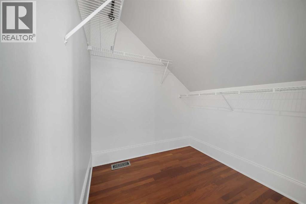 1010 19 Avenue SE - 26