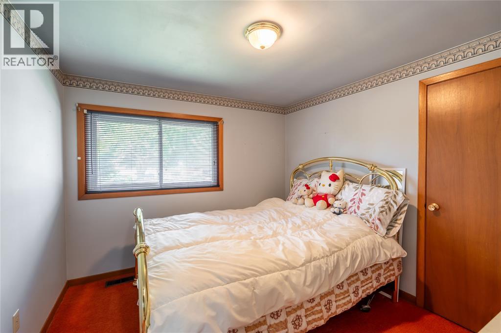 8 PARRY DRIVE - 15